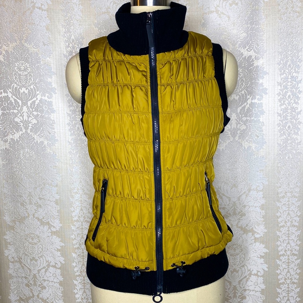 Calvin Klein performance gold vest